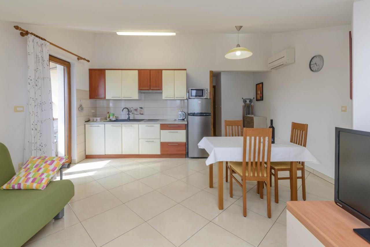 Apartments Milar Ровинь Экстерьер фото