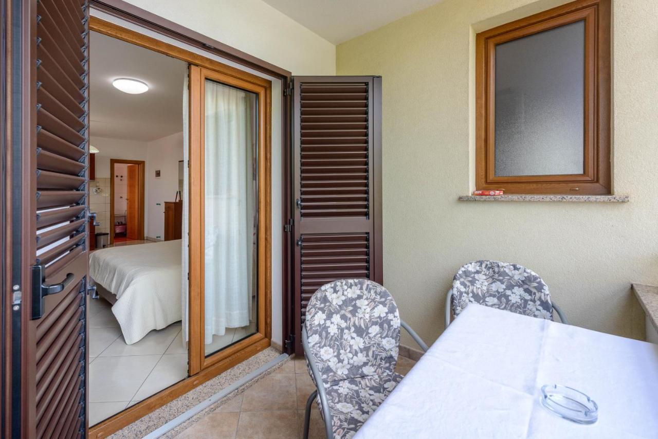 Apartments Milar Ровинь Экстерьер фото
